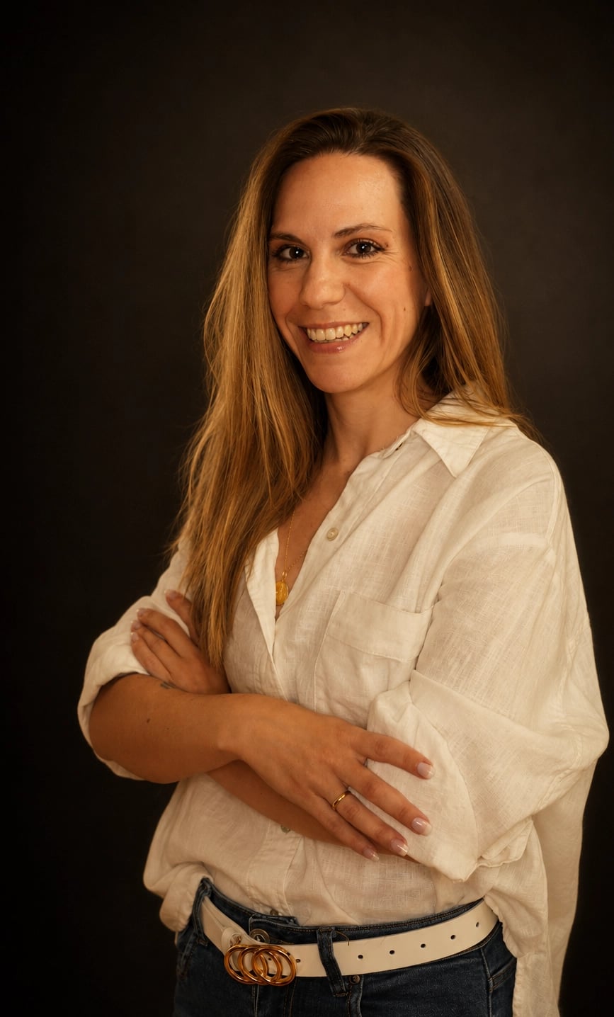 Retrato de estudio de Tania Rodríguez, del equipo de Winking Bus